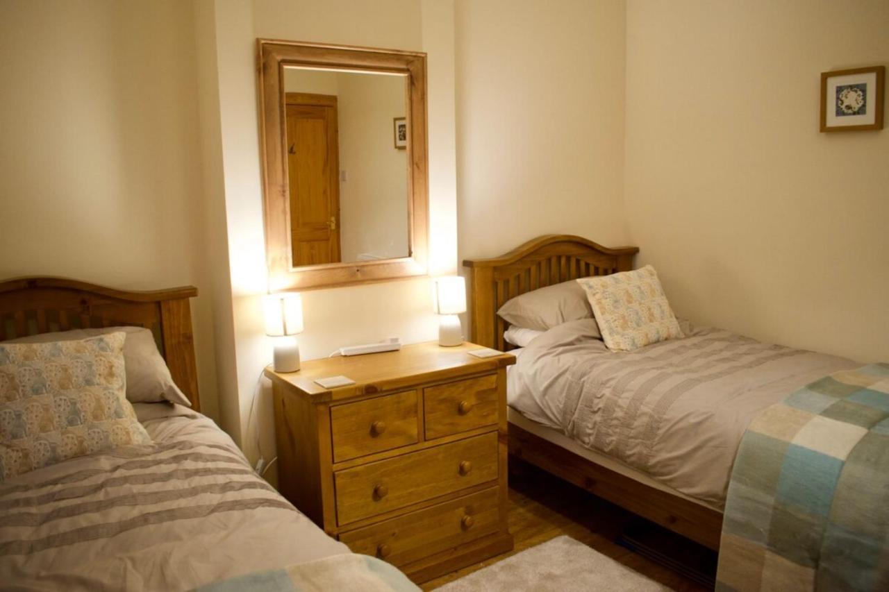 Newly Refurbed Home With Free Parking Edinburgh Exterior photo